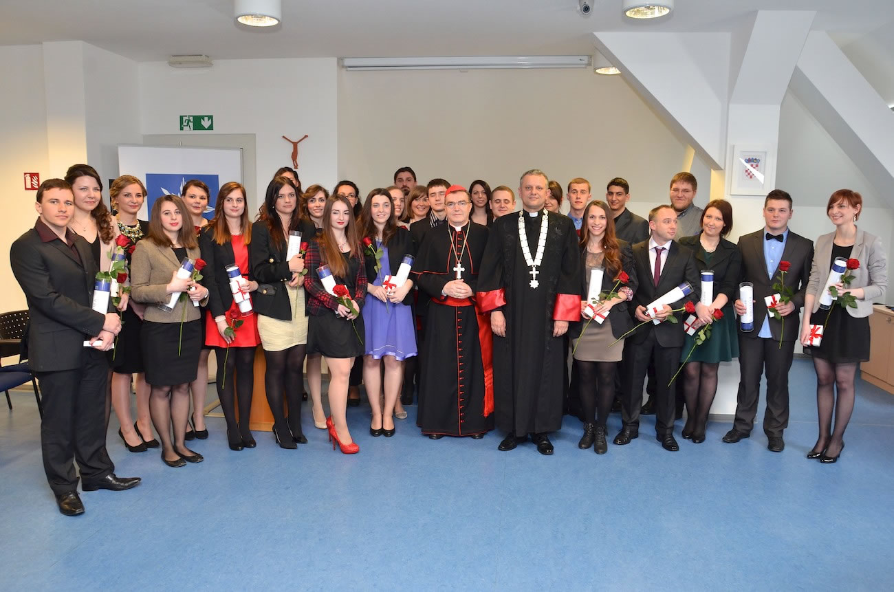 Na Hrvatskom katoličkom sveučilištu promovirani sveučilišni prvostupnici Odjela za povijest