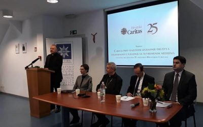 Održana je tribina „Caritas pred izazovom izgradnje društva solidarnosti i suradnje sa suvremenim medijima“