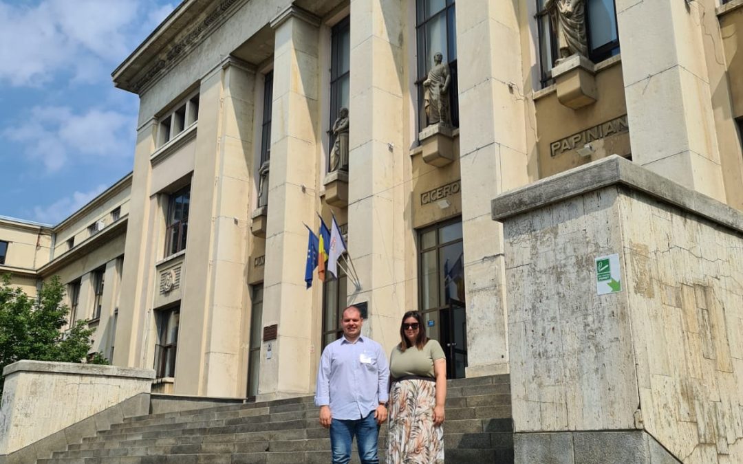Doctoral students from the Digit-HeaL laboratory attend an international summer school in Romania