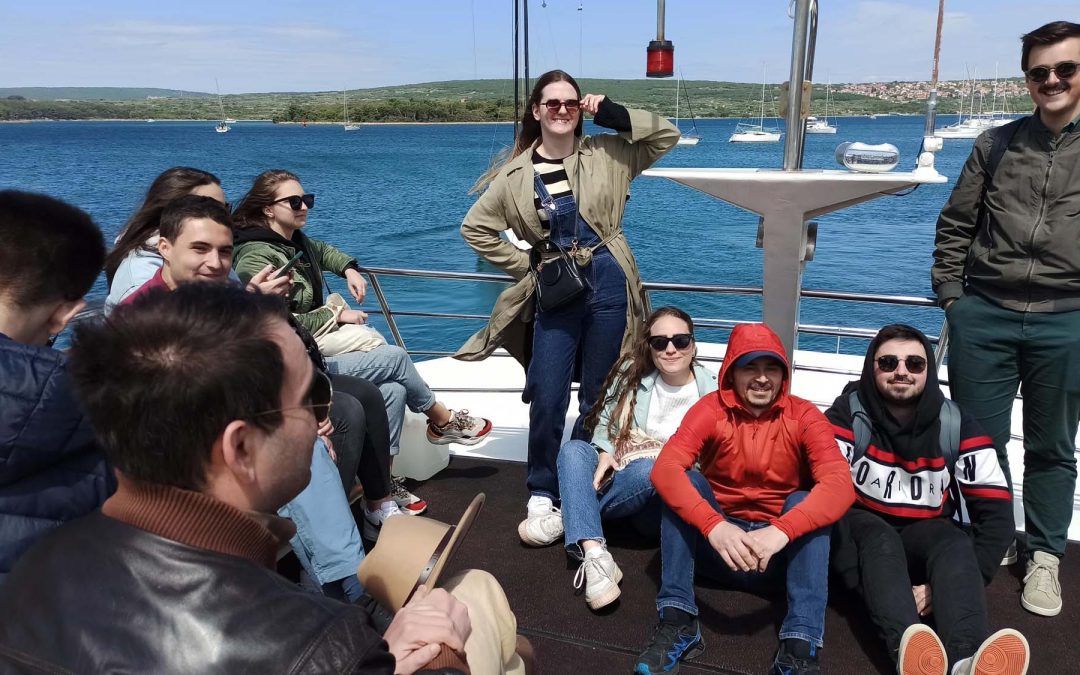 Studenti povijesti i sociologije u sklopu terenske nastave posjetili otok Košljun i jugoslavenski logor Goli otok