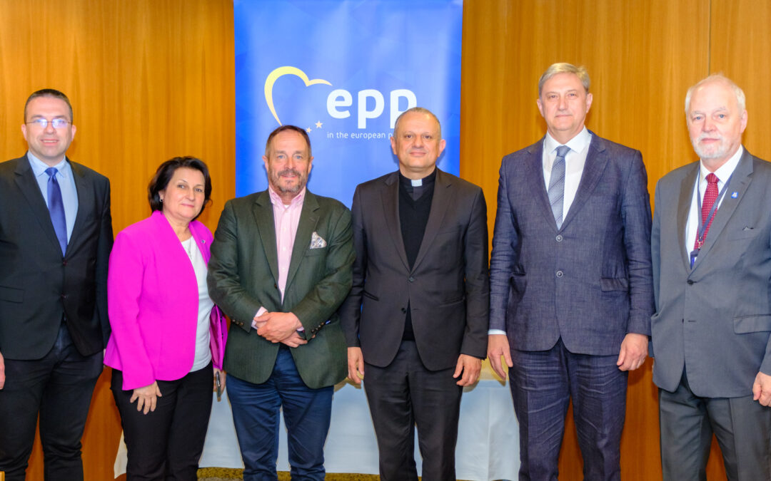 Rektor Tanjić i prorektor Antolović na sastanku radne skupine EPP Group u Europskom parlamentu